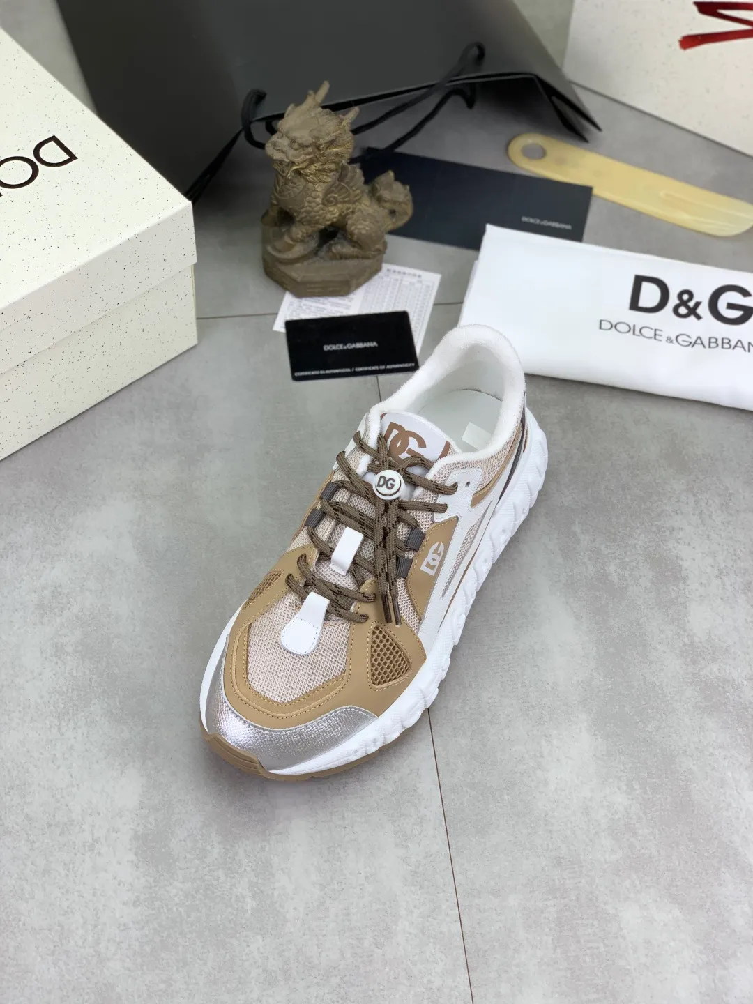 Men's men's shoes 💰P580💰[New model] Couple 🧑‍🤝‍🧑 style Top original order quality Synchronized with "DOLCE&GABBANA [Dolce & Gabbana] ~ High quality." Effect Low-top casual DG men's shoes, loved by many celebrities, using high-end imported top-layer calfskin splicing design + cowhide feet, simple and elegant, perfectly interpreting the latest inspiration of shoes, integrating classics and fashion. Luxurious dreams, dominating fashion Suitable for drivers, light and comfortable to drive, light and breathable for outdoor travel, high-end quality, trustworthy, 6️⃣colors🉑️ to choose from! Code number: 35-46
